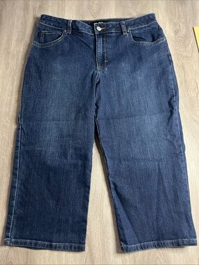 Lee Capris Womens 12 Medium Blue Relaxed Fit Mid Rise Jeans Approximately 32x20